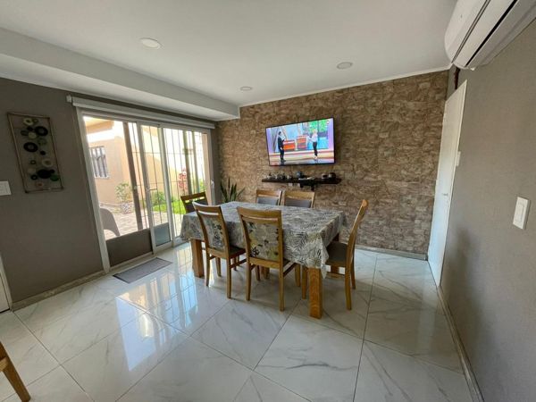 Foto 4 de Impecable Casa 4 Ambientes con 2 Baños Totalmente Reciclada